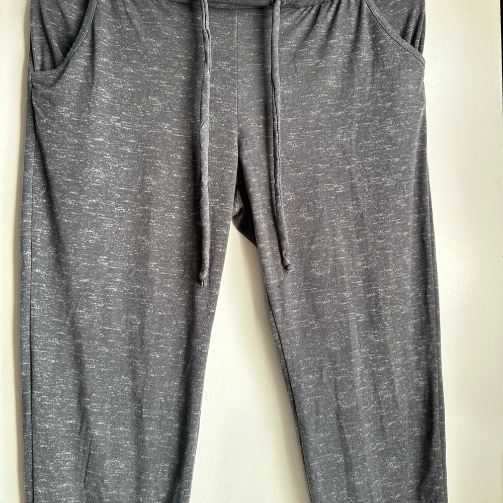 SO women’s Heather Gray Joggers